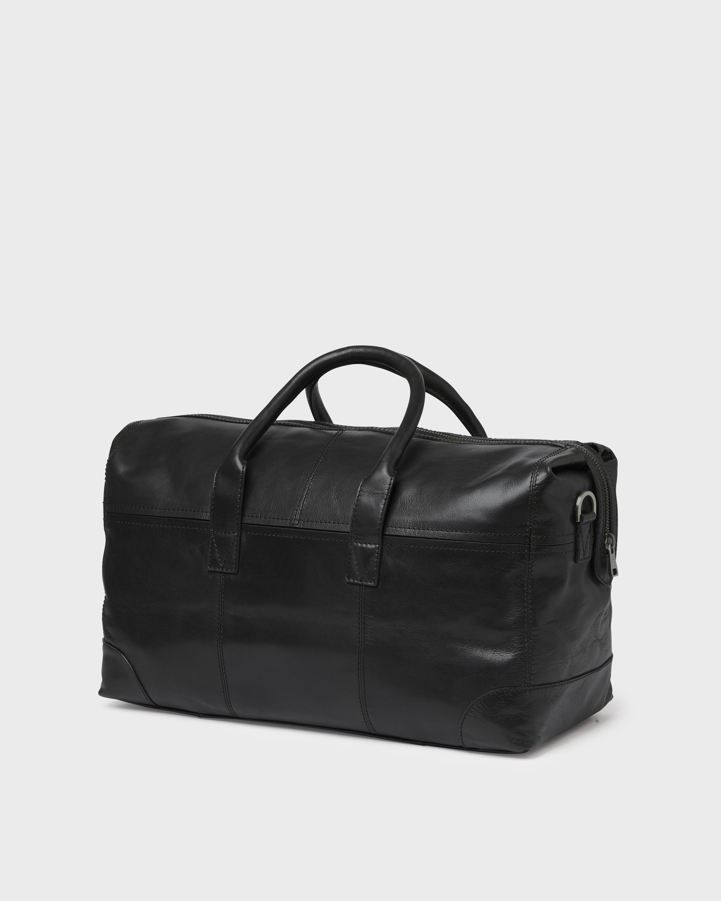 Buy Metz weekend bag at saddler.com - The swedish leather brand