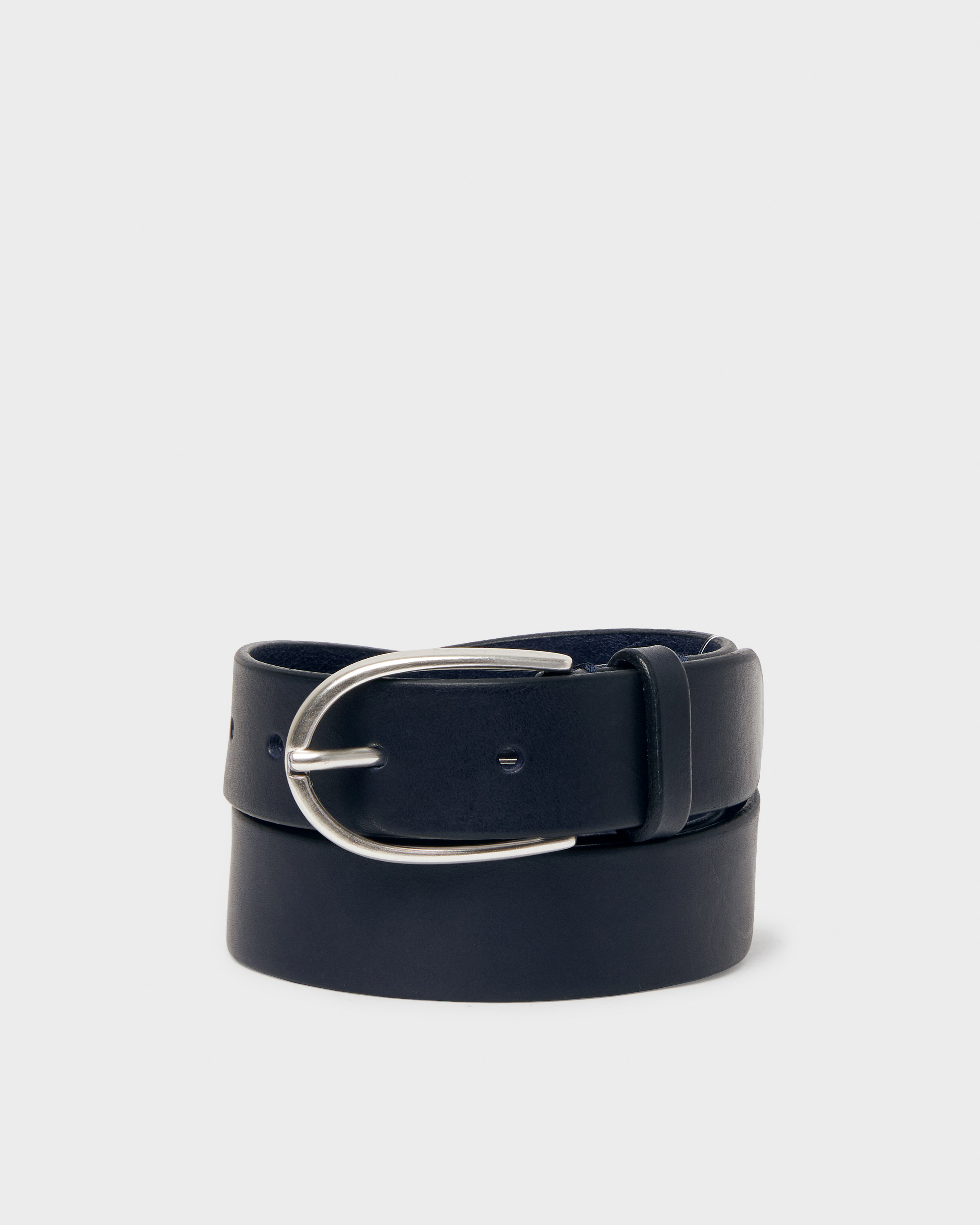 Buy Harlow belt at  - The swedish leather brand