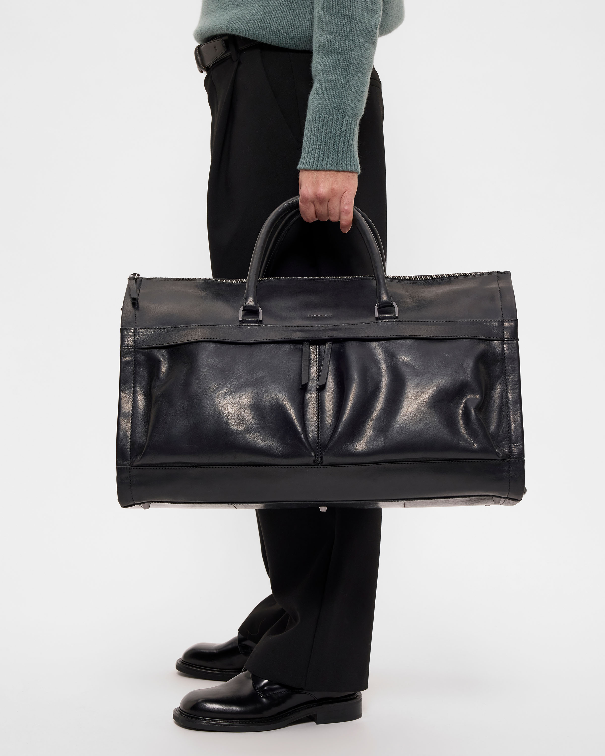 Buy Orlando weekend bag at saddler.com - The swedish leather brand