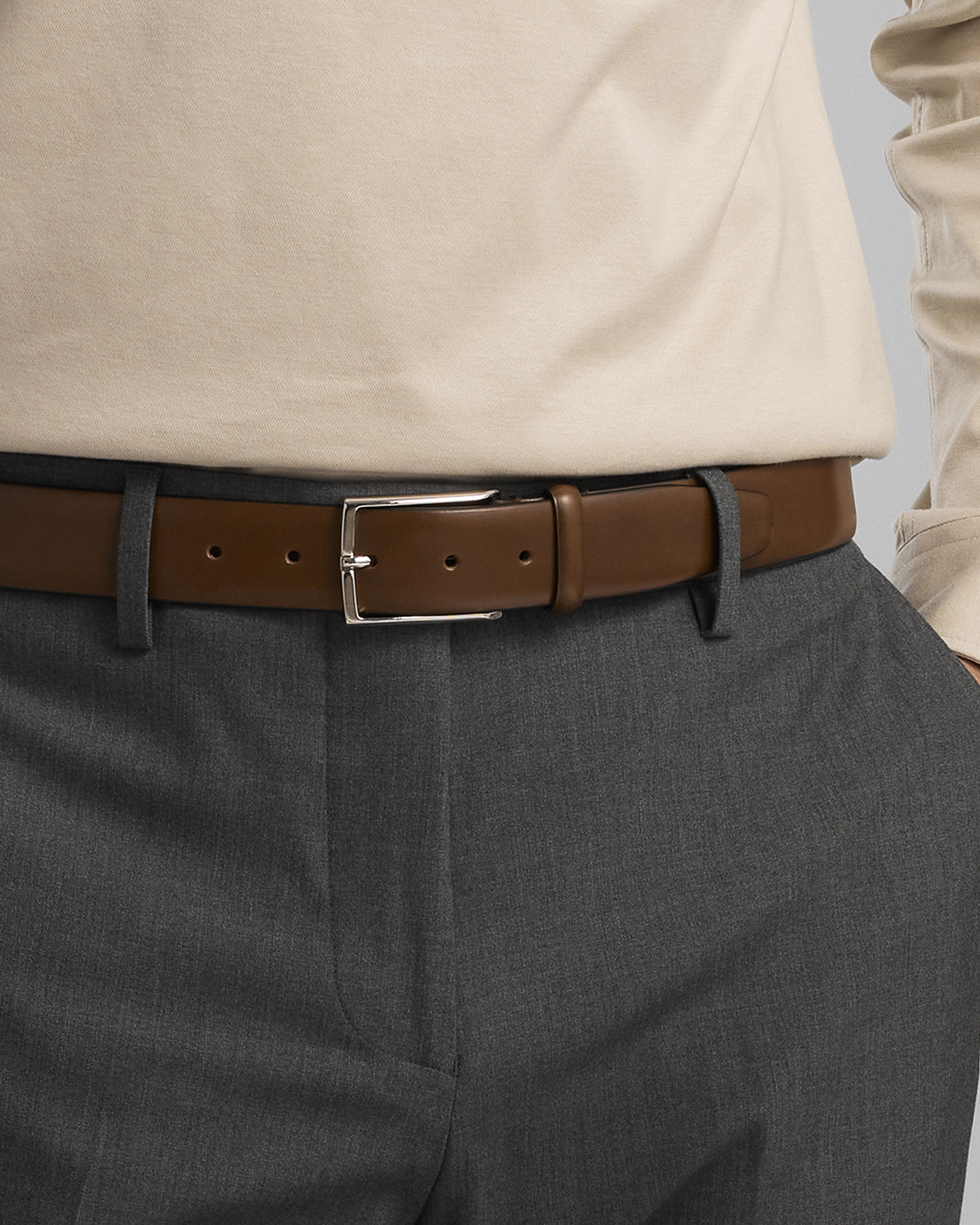 Buy Bos suede belt at saddler.com - The swedish leather brand