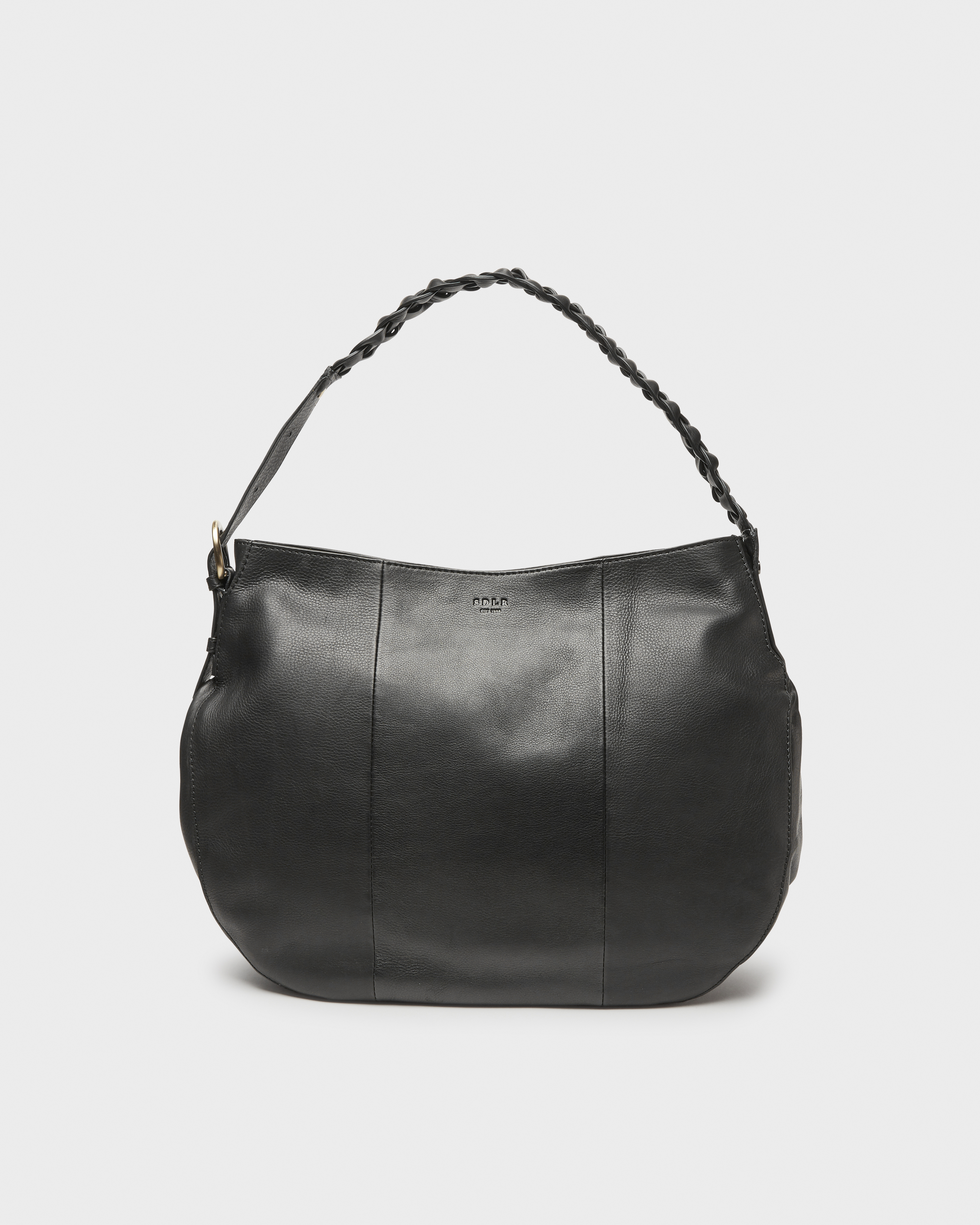 Axelremsväskor på saddler.se Stilrena accessoarer i läder Axelremsväskor på saddler.se Stilrena accessoarer i läder