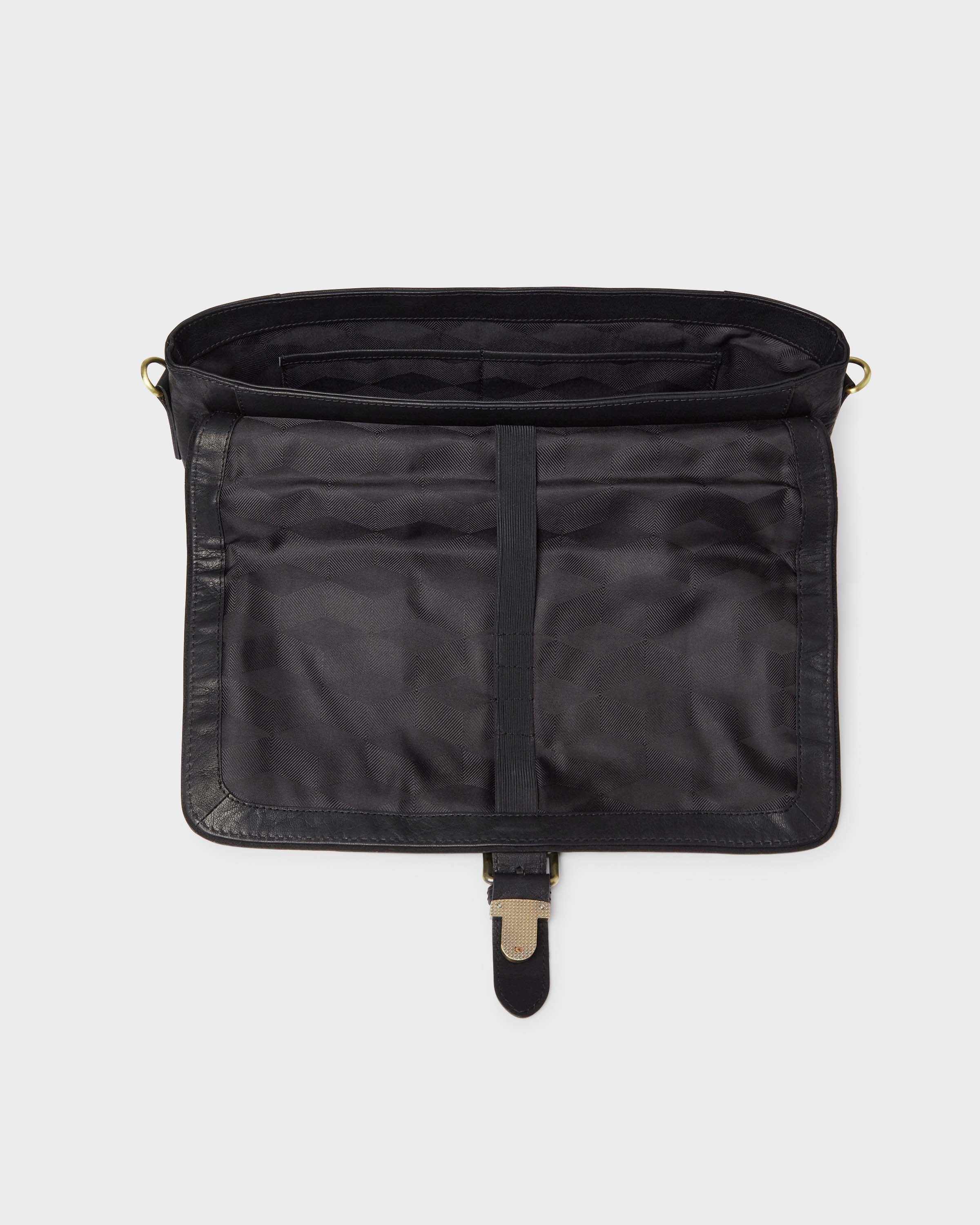 Buy Pedro computer bag at  - The swedish leather brand