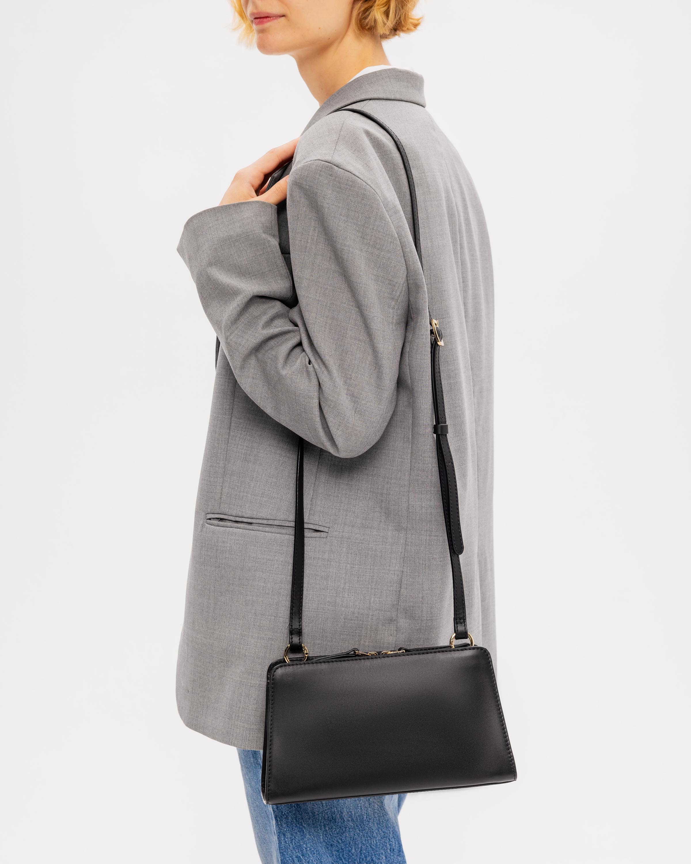 Buy Roxen shoulder bag at saddler.com - The swedish leather brand