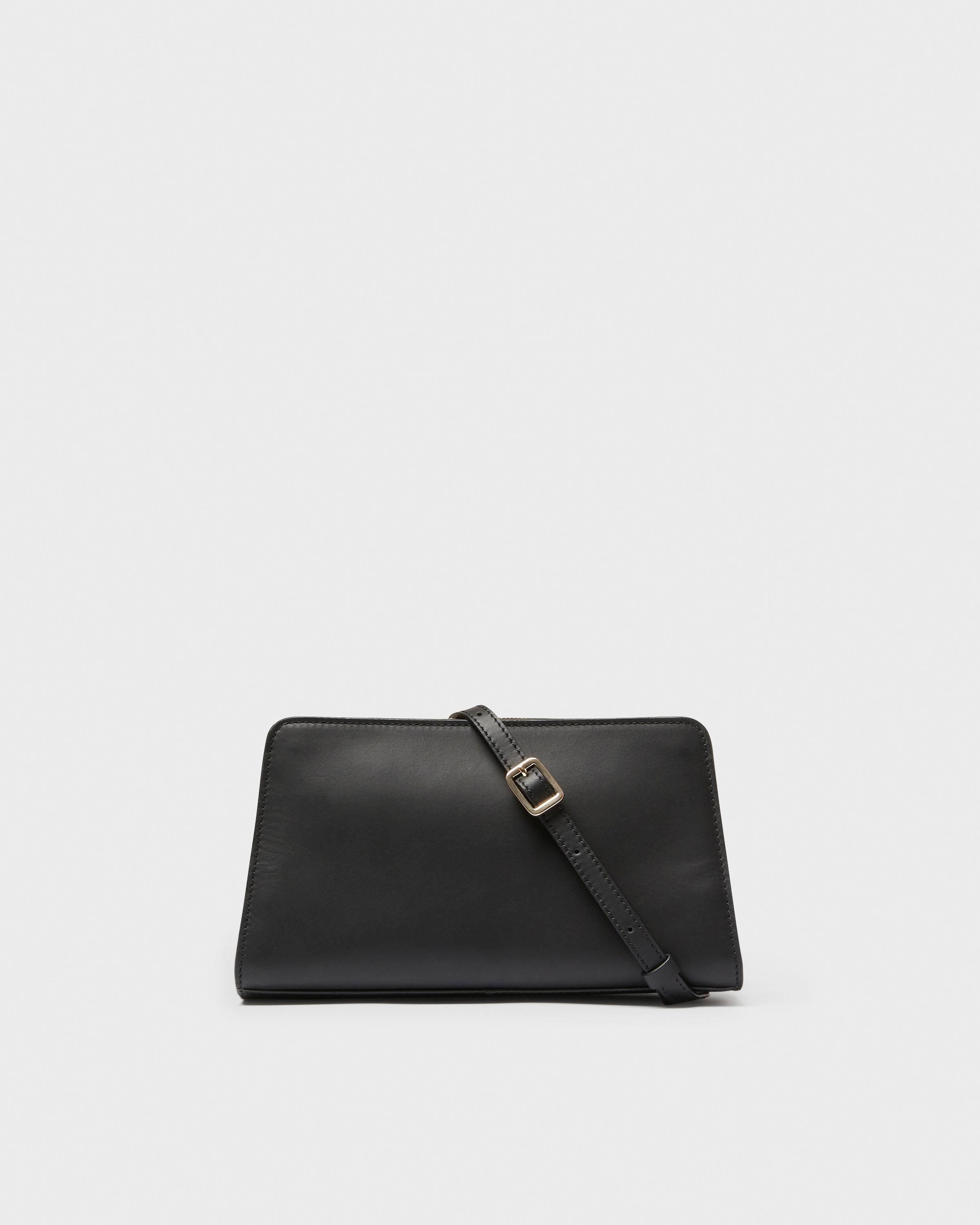 Buy Roxen shoulder bag at saddler.com - The swedish leather brand