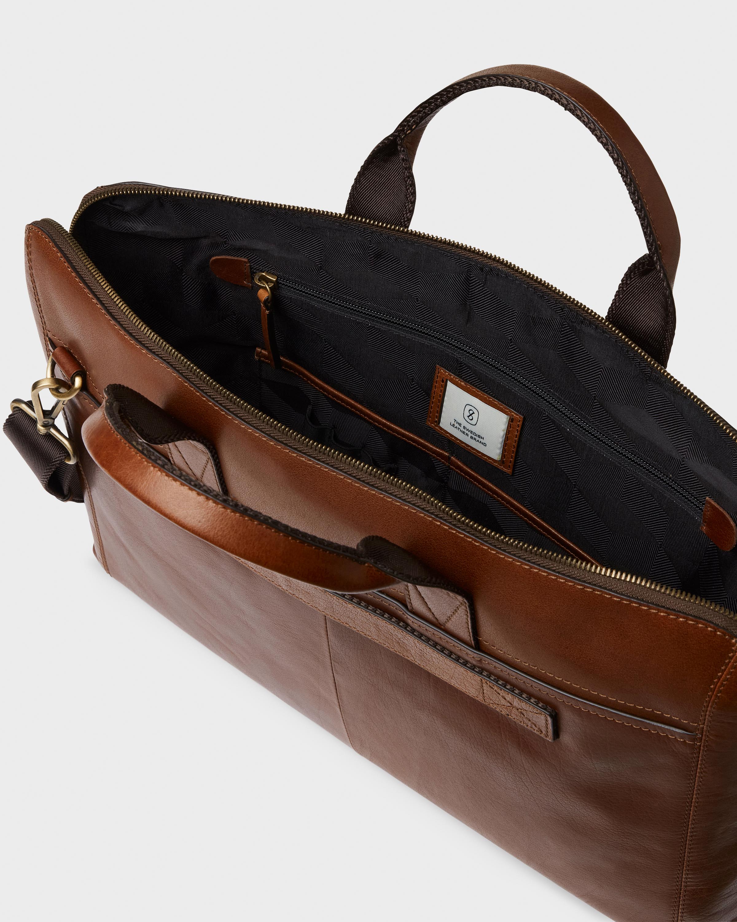 Buy Gustav mighty computer bag at saddler.com - The swedish